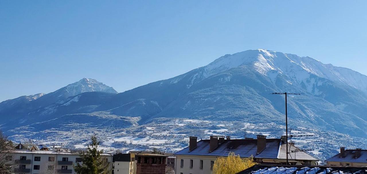 L'Hivernet, Grand Triplex Neuf Au Coeur D'Embrun Acces Facile Bagian luar foto