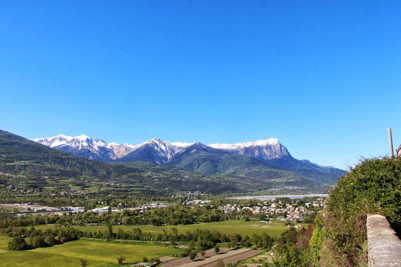 L'Hivernet, Grand Triplex Neuf Au Coeur D'Embrun Acces Facile Bagian luar foto